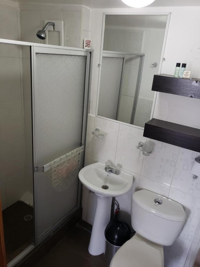 Hostal Capri キト エクステリア 写真