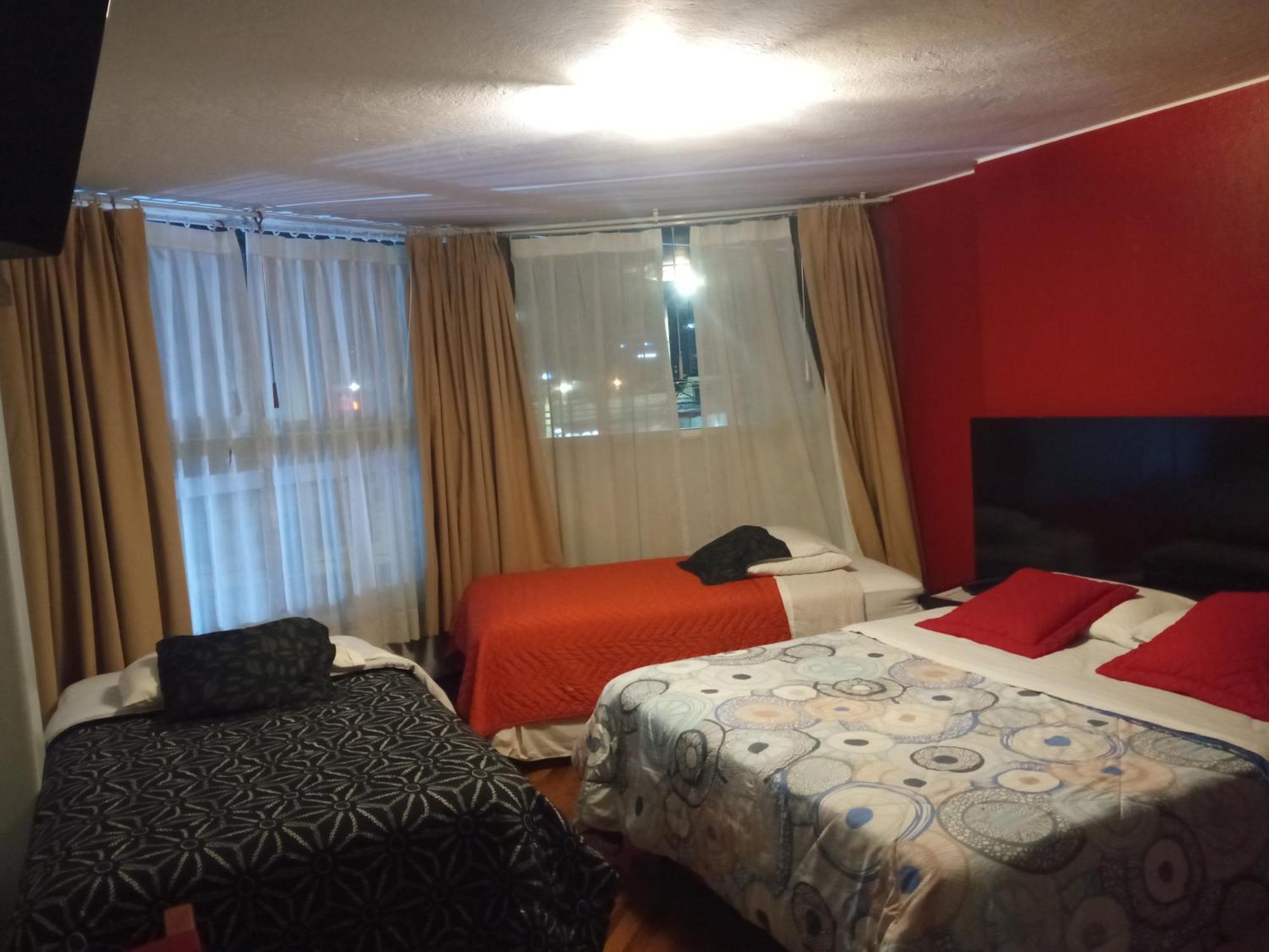 Hostal Capri キト エクステリア 写真