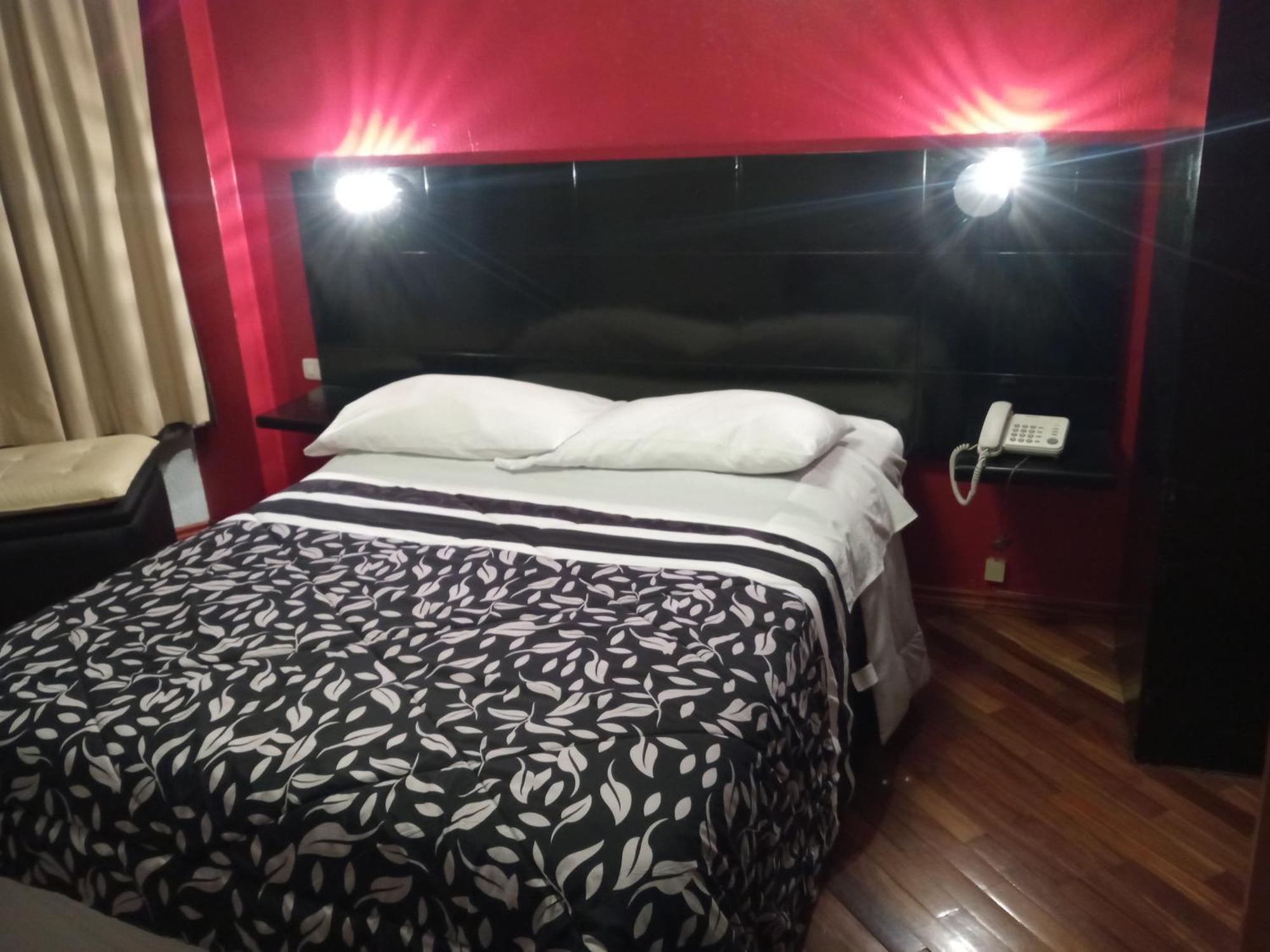 Hostal Capri キト エクステリア 写真