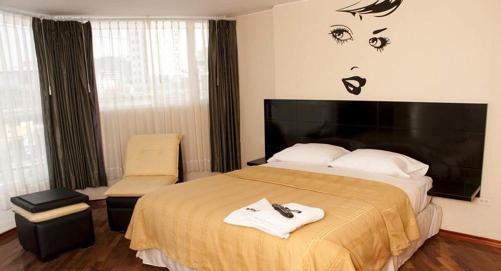 Hostal Capri キト エクステリア 写真