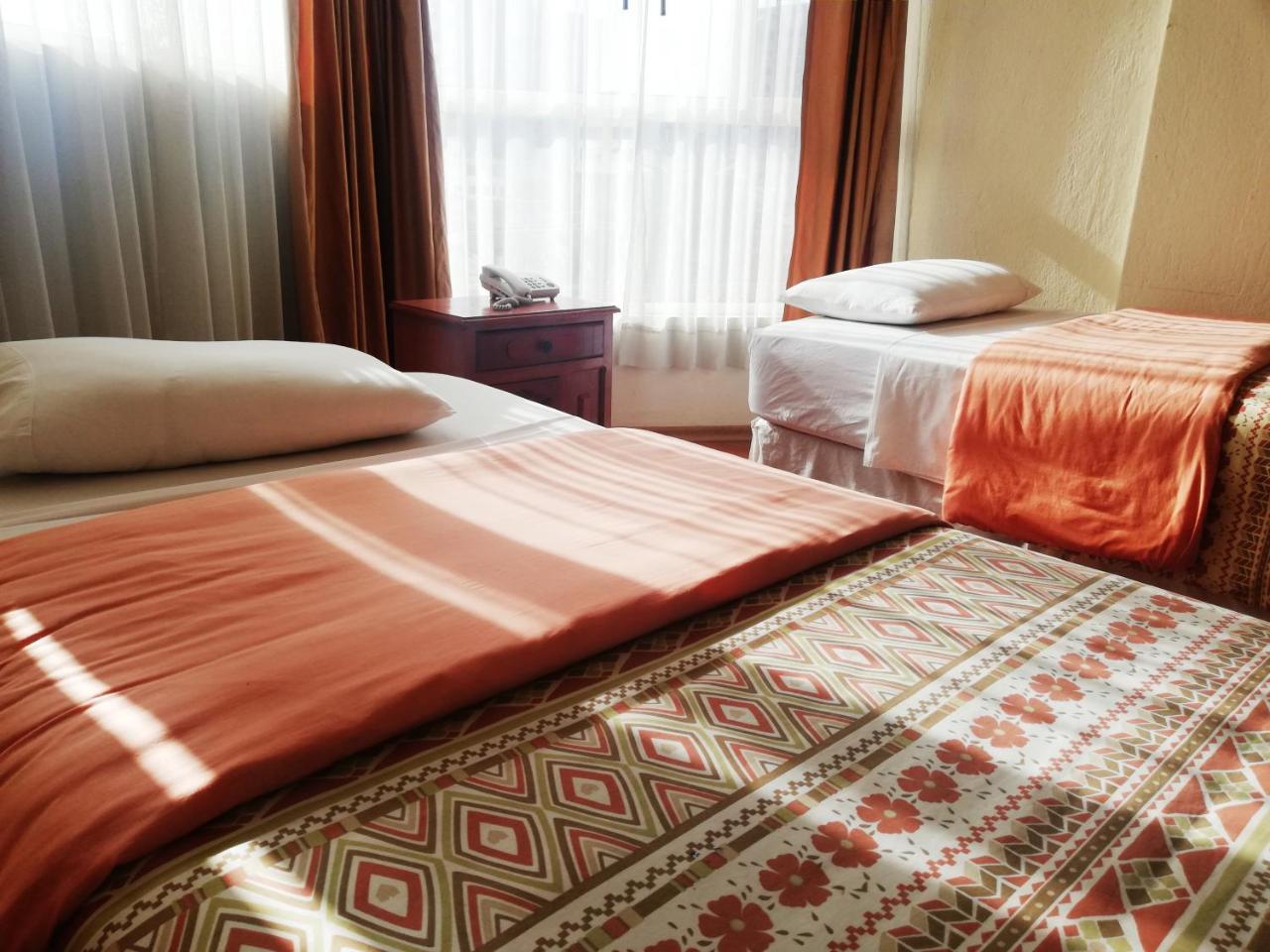 Hostal Capri キト エクステリア 写真