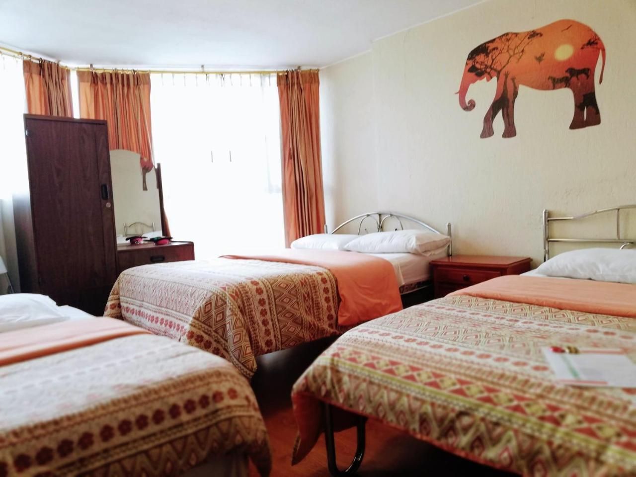 Hostal Capri キト エクステリア 写真
