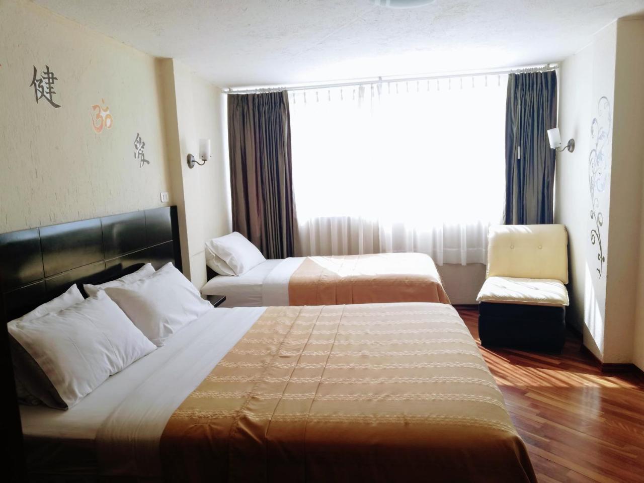 Hostal Capri キト エクステリア 写真