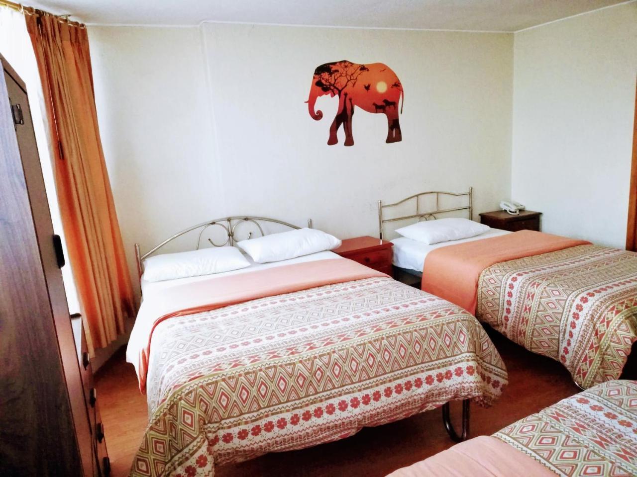 Hostal Capri キト エクステリア 写真
